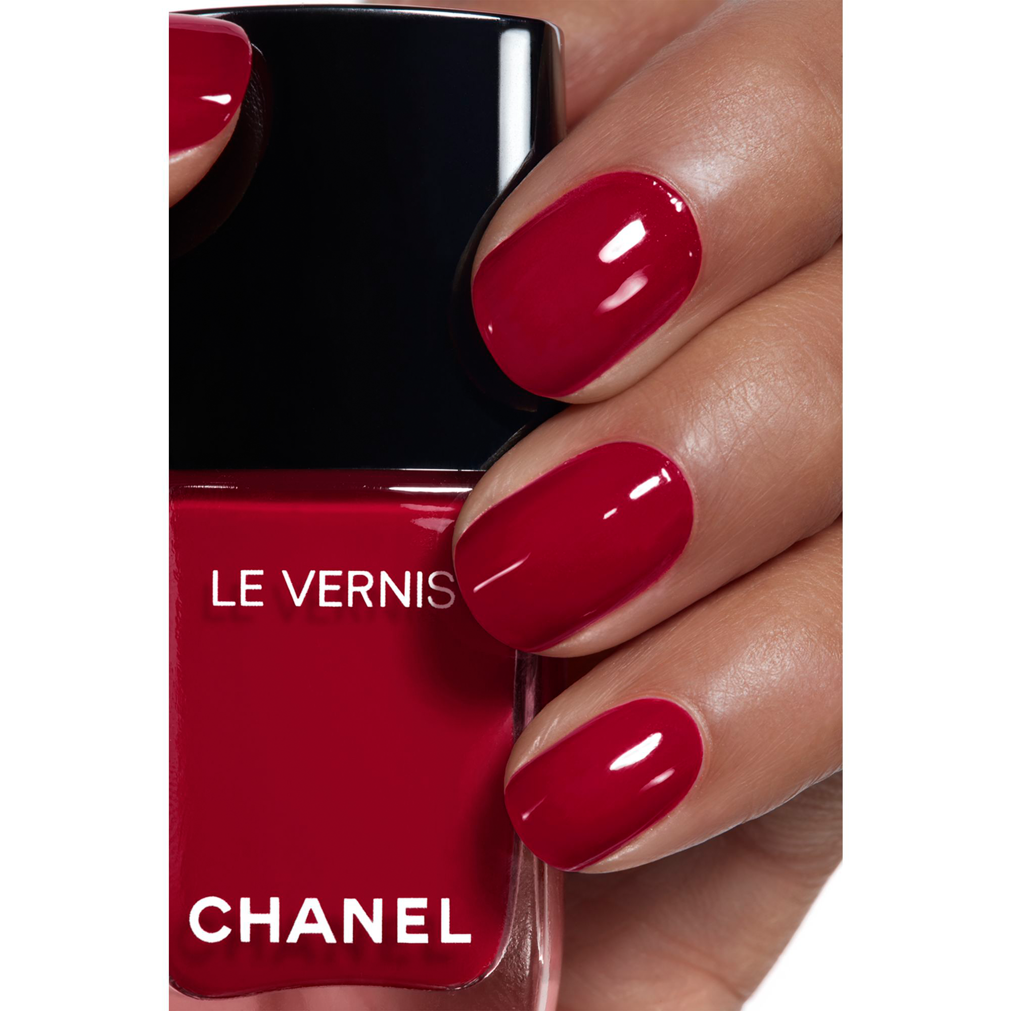 CHANEL LE VERNIS NAGELLACK – FARBE UND GLANZ MIT LANGEM HALT