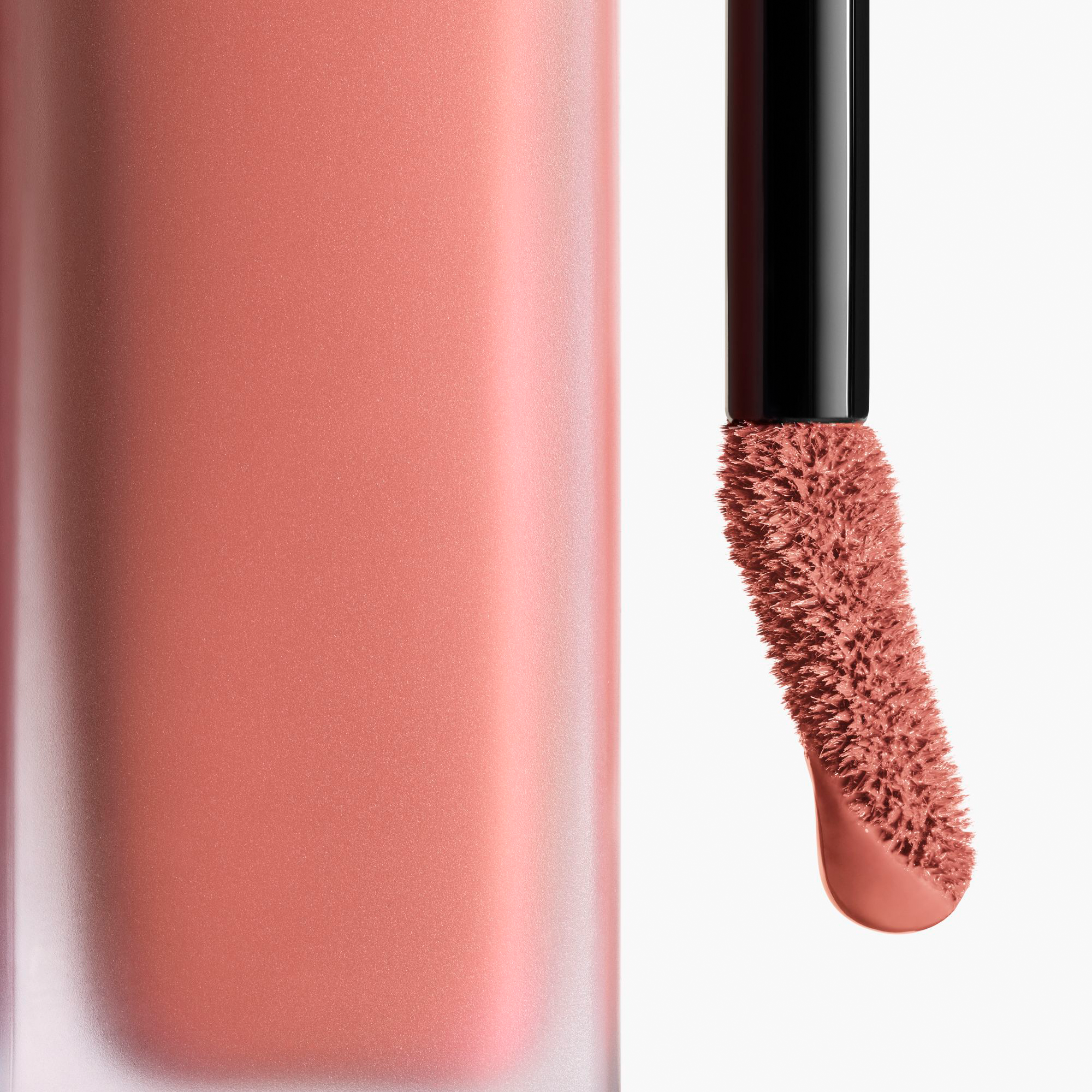 CHANEL ROUGE ALLURE LIQUID VELVET DER INTENSIVE MATTE FLUID-LIPPENSTIFT MIT ULTRA-LANGEM HALT