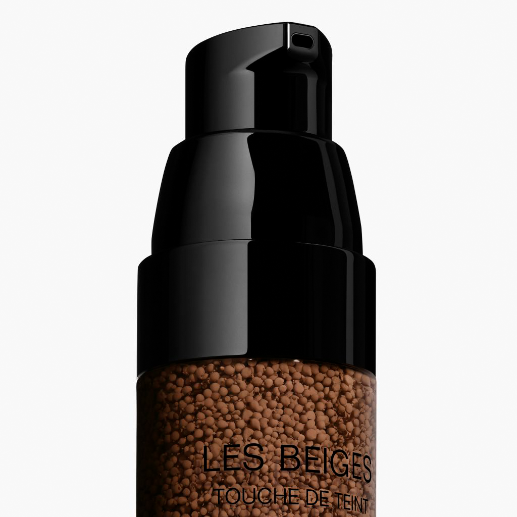 CHANEL LES BEIGES TOUCHE DE TEINT VIELSEITIGES MAKE-UP MIT MIKROKAPSEL-PIGMENTEN
