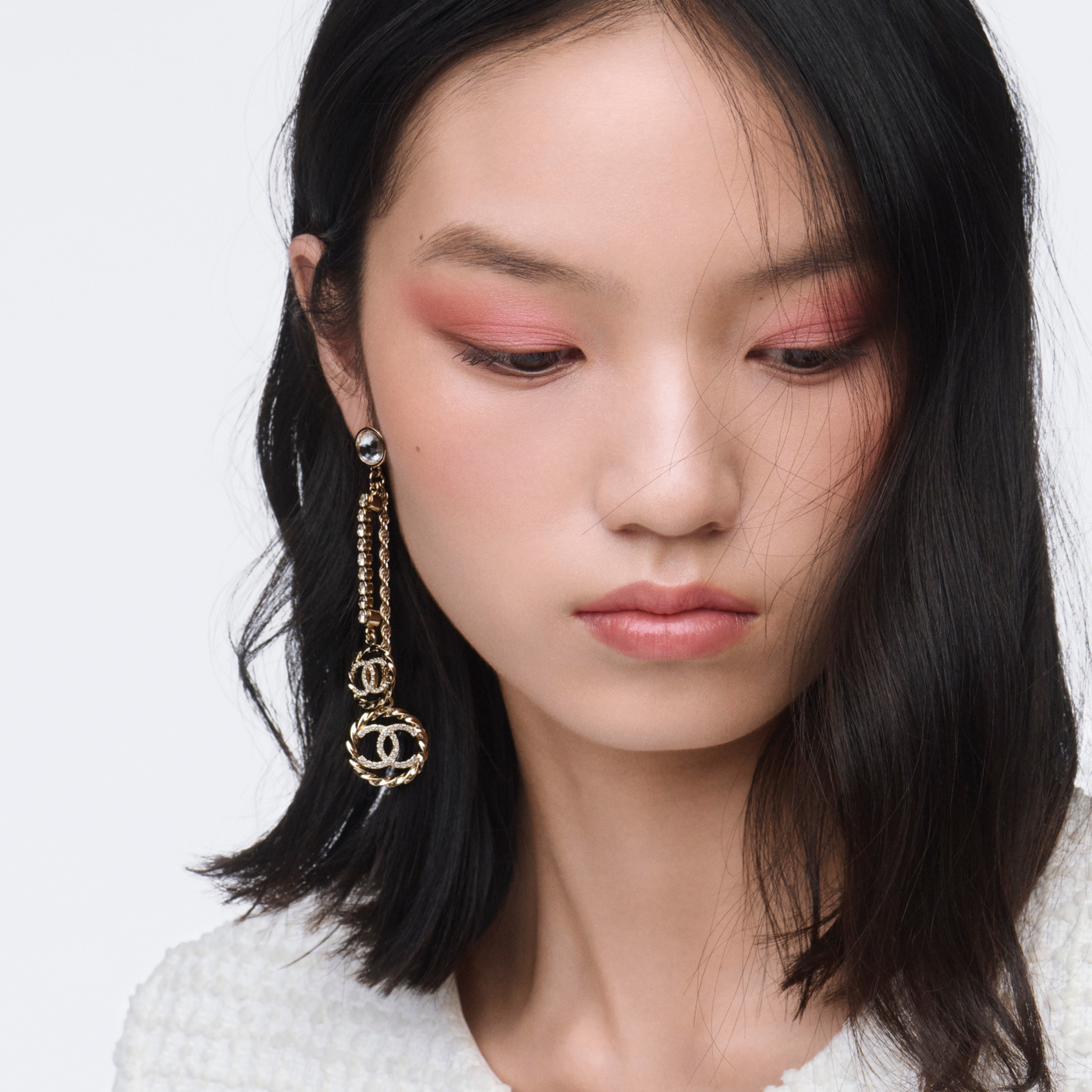 CHANEL LES 4 OMBRES BOUTONS LIDSCHATTEN MIT VIELFÄLTIGEN EFFEKTEN