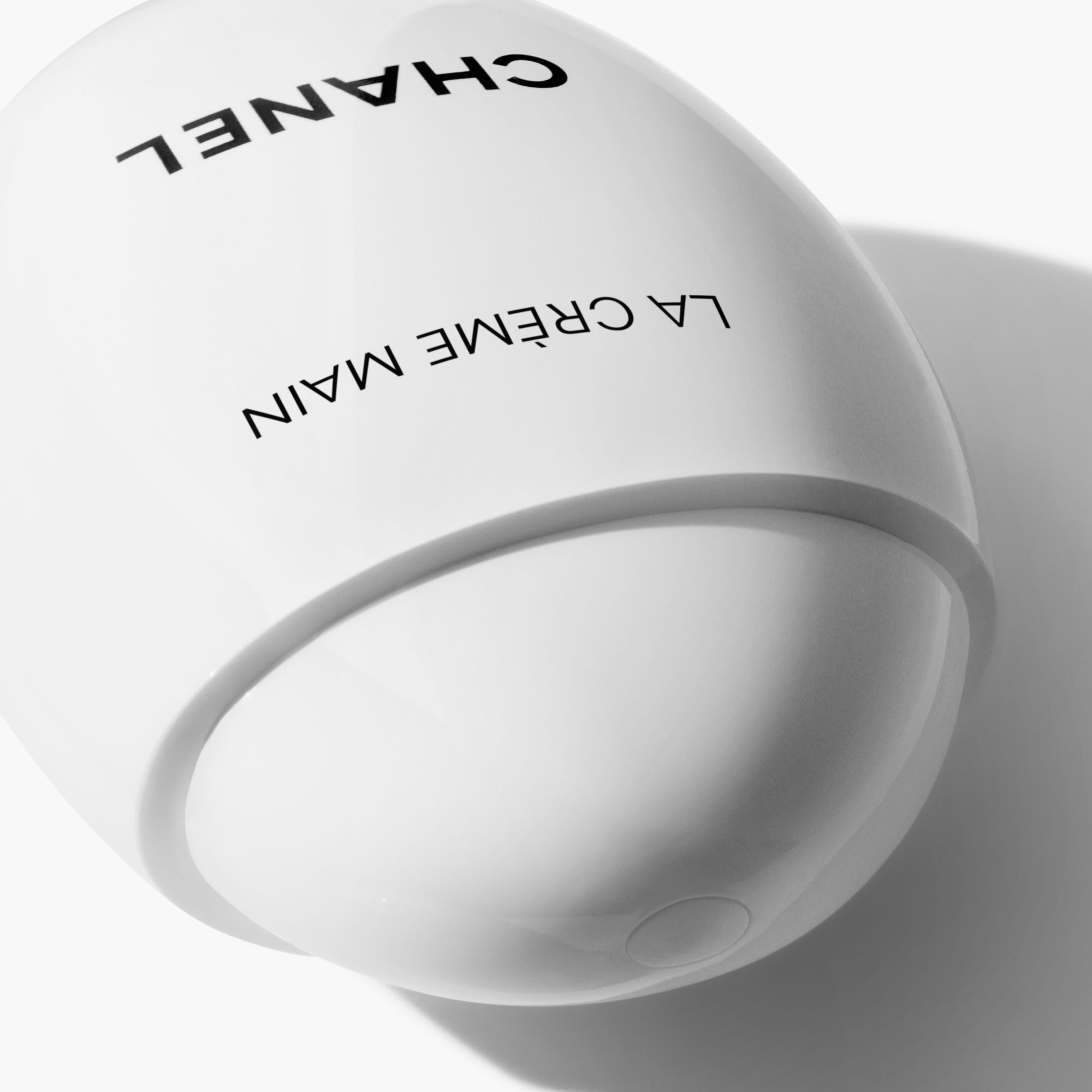 CHANEL LE CRÈME MAIN NÄHRT-PFLEGT GESCHMEIDIG-SCHENKT LEUCHTKRAFT