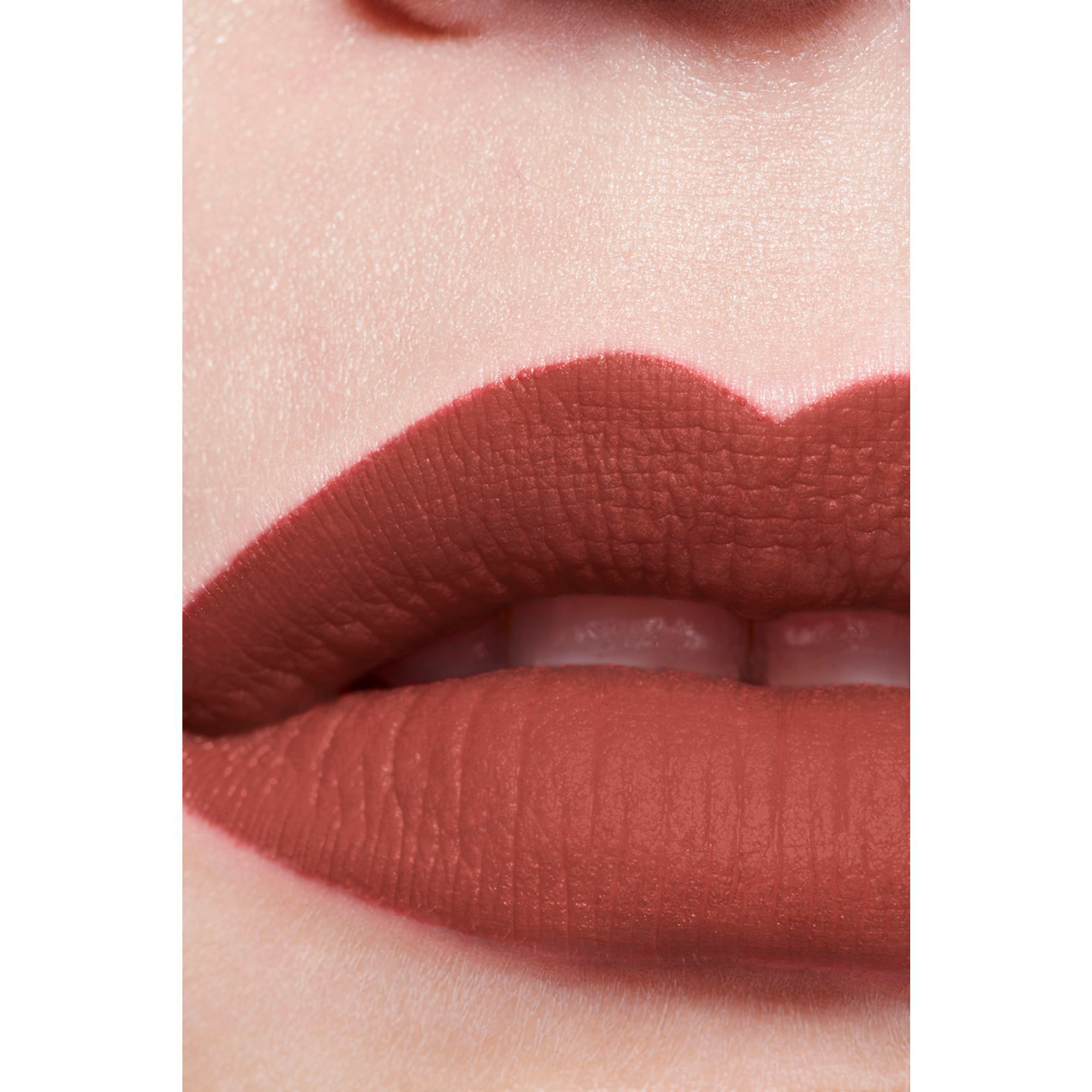 CHANEL ROUGE ALLURE LIQUID VELVET DER INTENSIVE MATTE FLUID-LIPPENSTIFT MIT ULTRA-LANGEM HALT