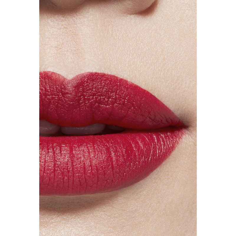 CHANEL ROUGE ALLURE VELVET MATTIERENDER LIPPENSTIFT MIT HOHER FARBINTENSITÄT