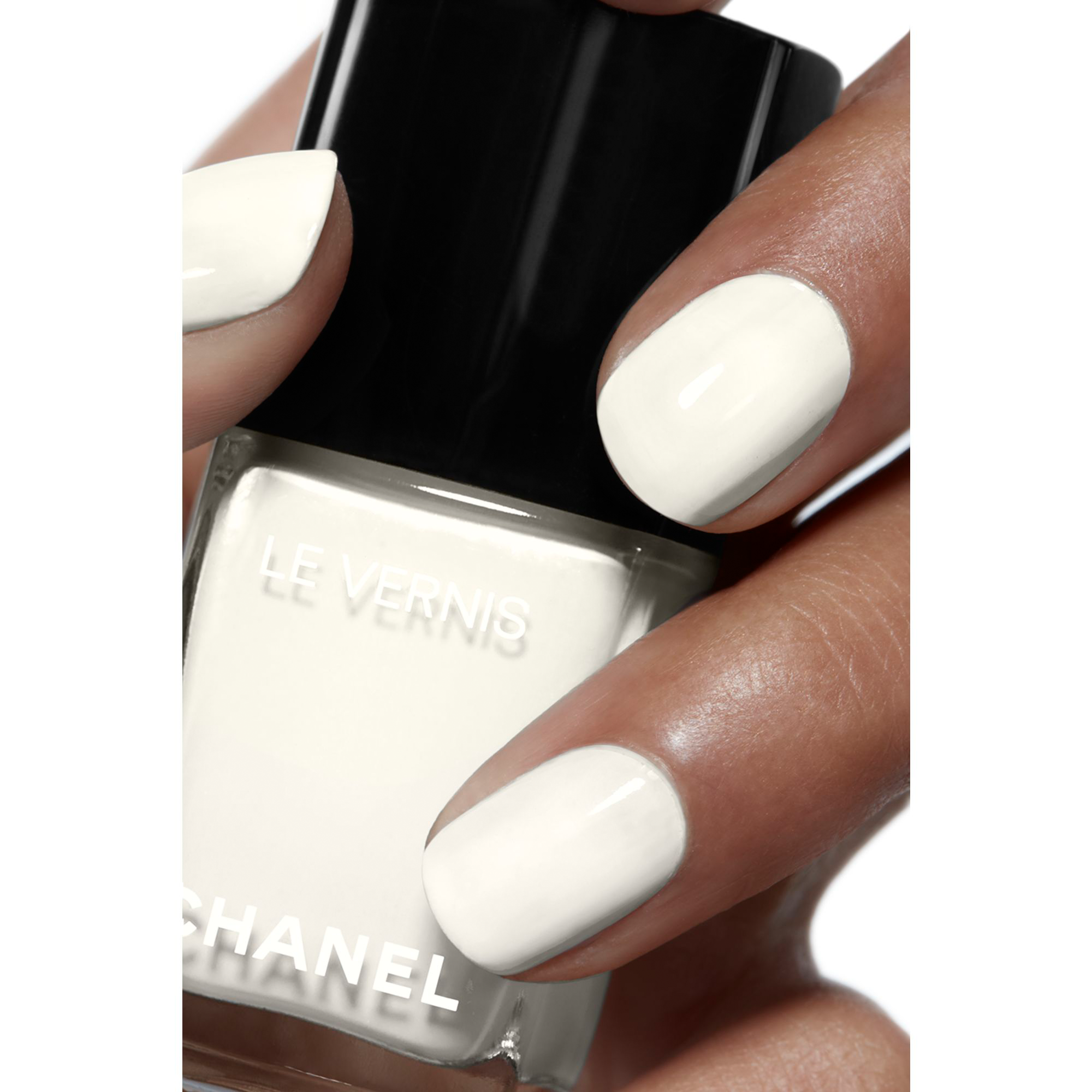 CHANEL LE VERNIS NAGELLACK – FARBE UND GLANZ MIT LANGEM HALT