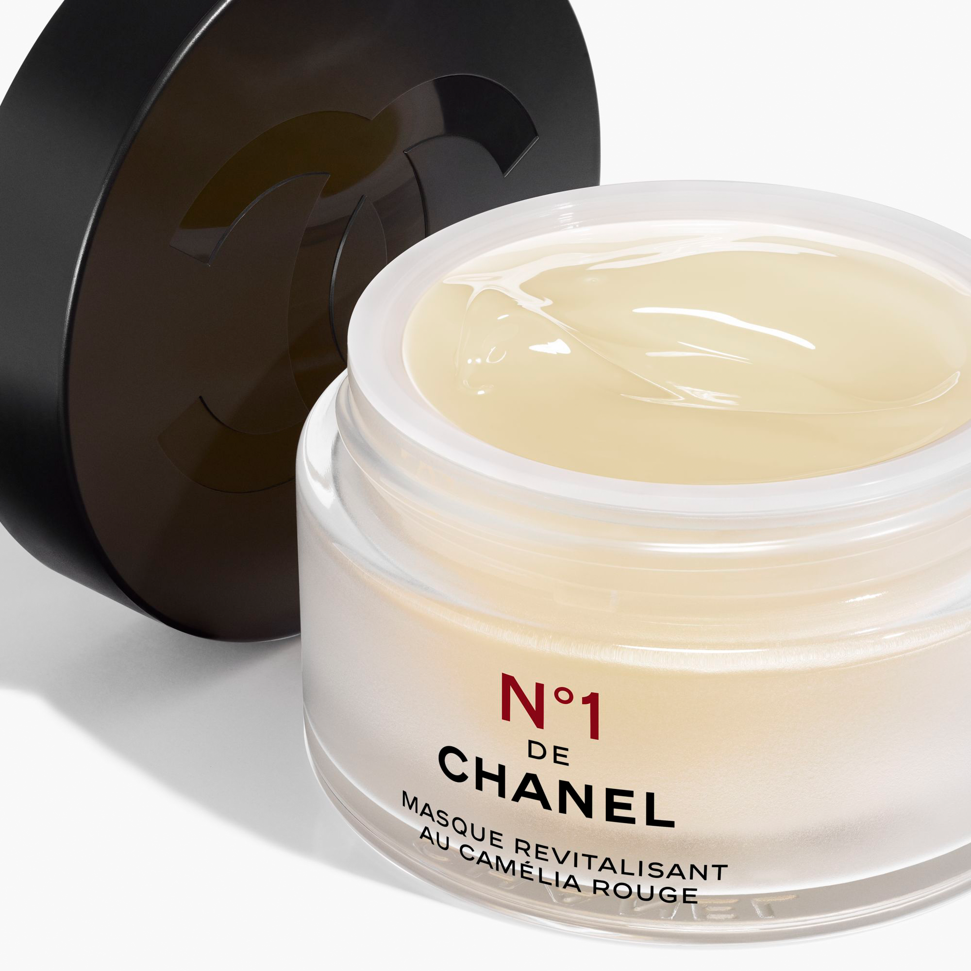 CHANEL N°1 DE CHANEL REVITALISIERENDE MASKE EXFOLIERT – GLEICHT AUS – GLÄTTET