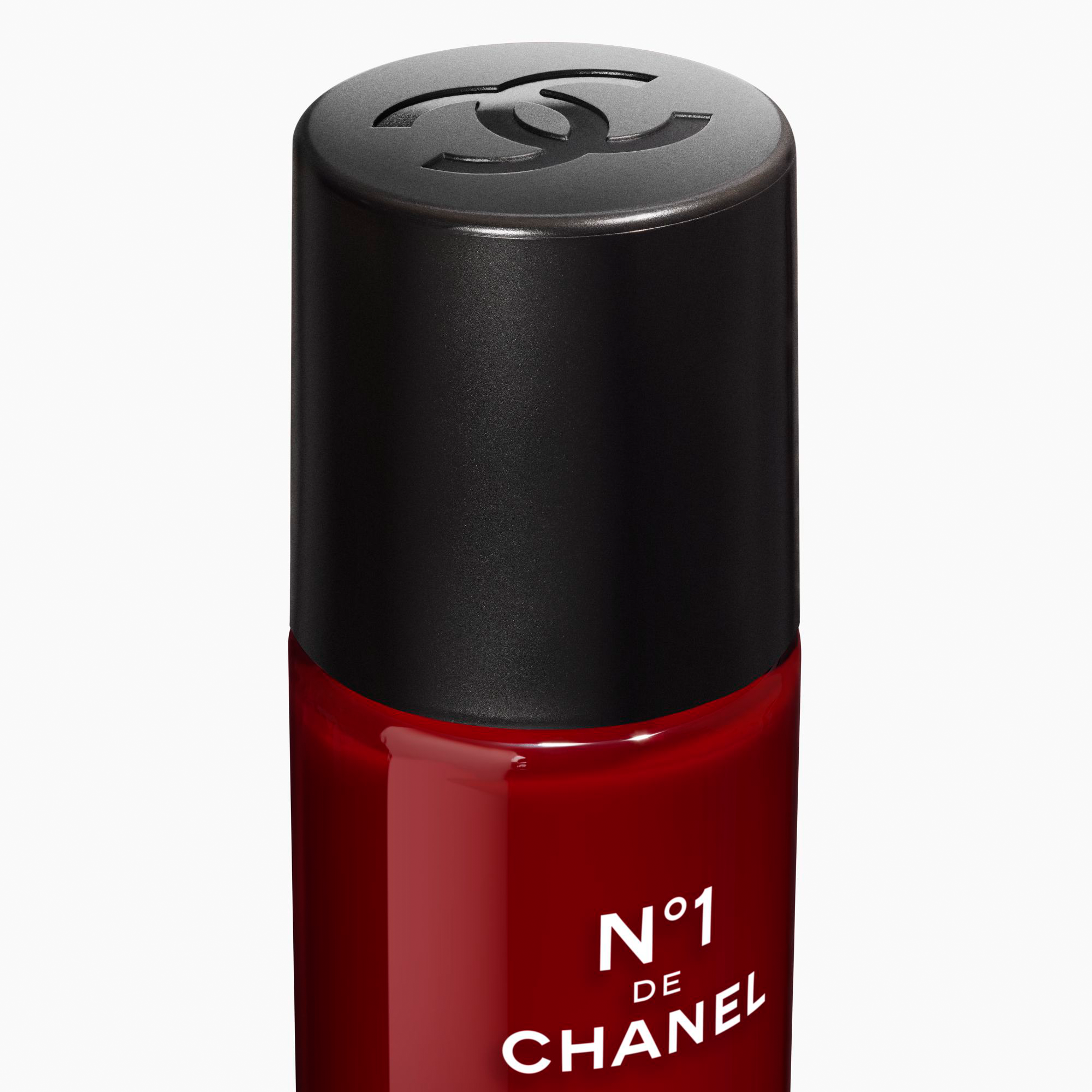 CHANEL N°1 DE CHANEL REVITALISIERENDES AUGENSERUM GLÄTTET – ERFRISCHT – ÖFFNET DEN BLICK