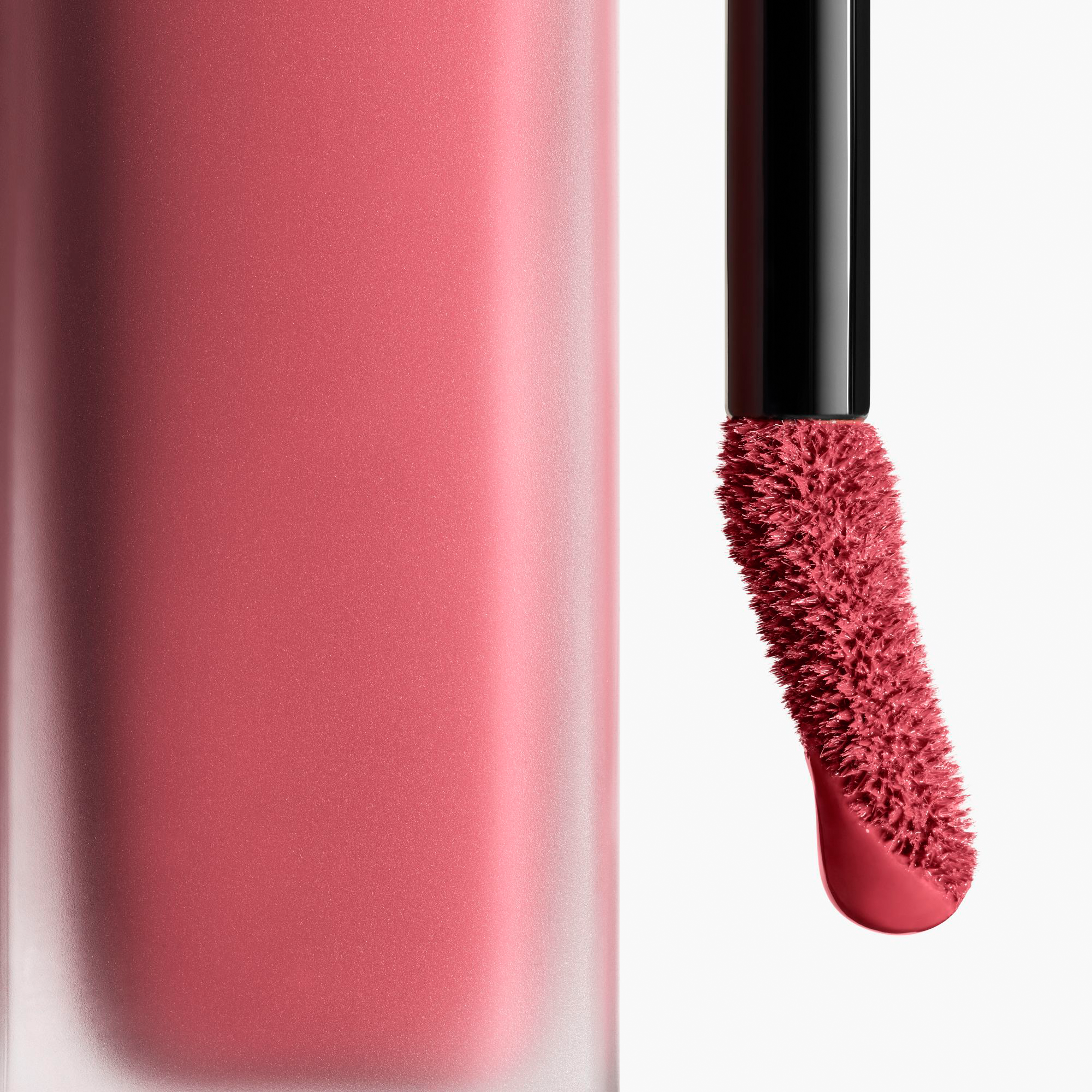 CHANEL ROUGE ALLURE LIQUID VELVET DER INTENSIVE MATTE FLUID-LIPPENSTIFT MIT ULTRA-LANGEM HALT