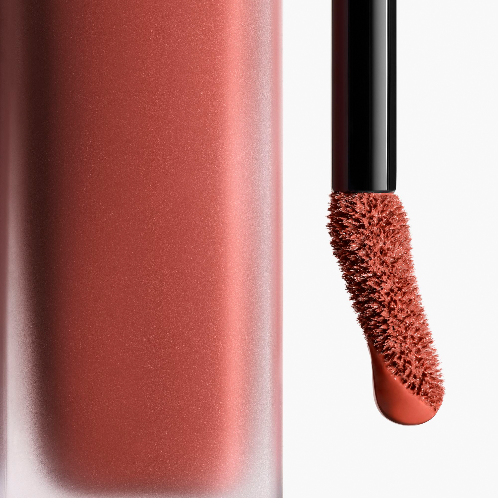CHANEL ROUGE ALLURE LIQUID VELVET DER INTENSIVE MATTE FLUID-LIPPENSTIFT MIT ULTRA-LANGEM HALT