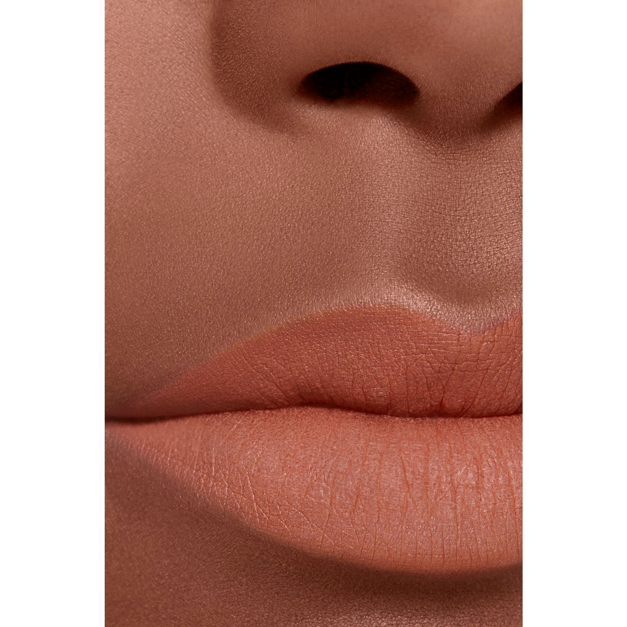 CHANEL ROUGE ALLURE LIQUID VELVET DER INTENSIVE MATTE FLUID-LIPPENSTIFT MIT ULTRA-LANGEM HALT