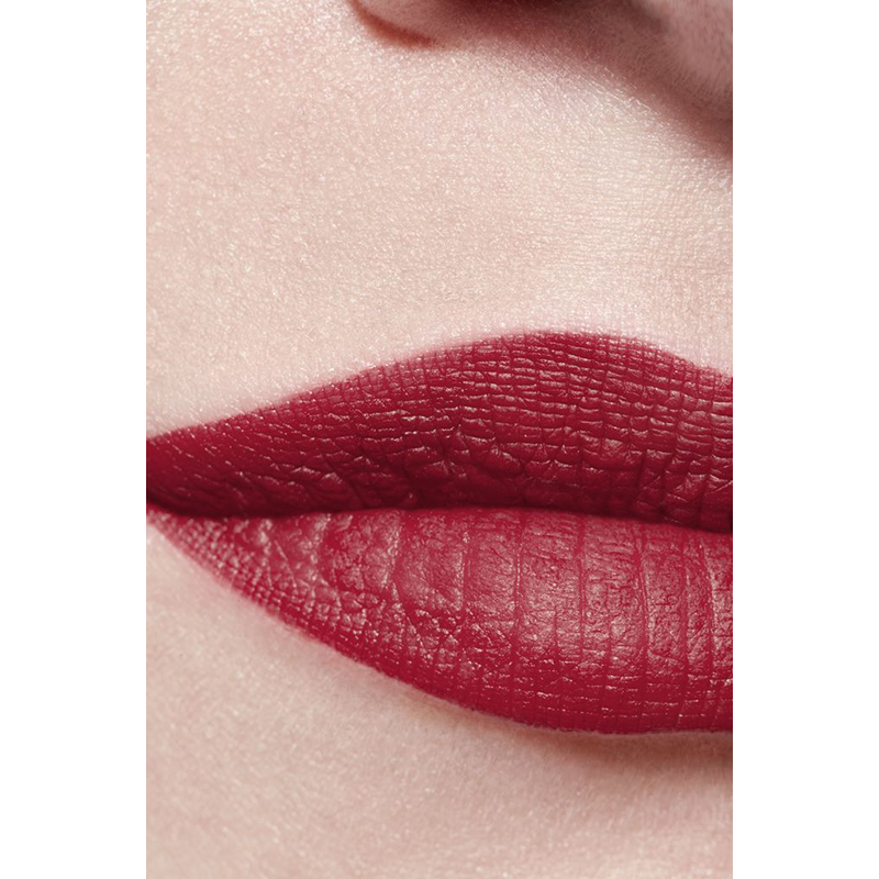 CHANEL ROUGE ALLURE VELVET MATTIERENDER LIPPENSTIFT MIT HOHER FARBINTENSITÄT