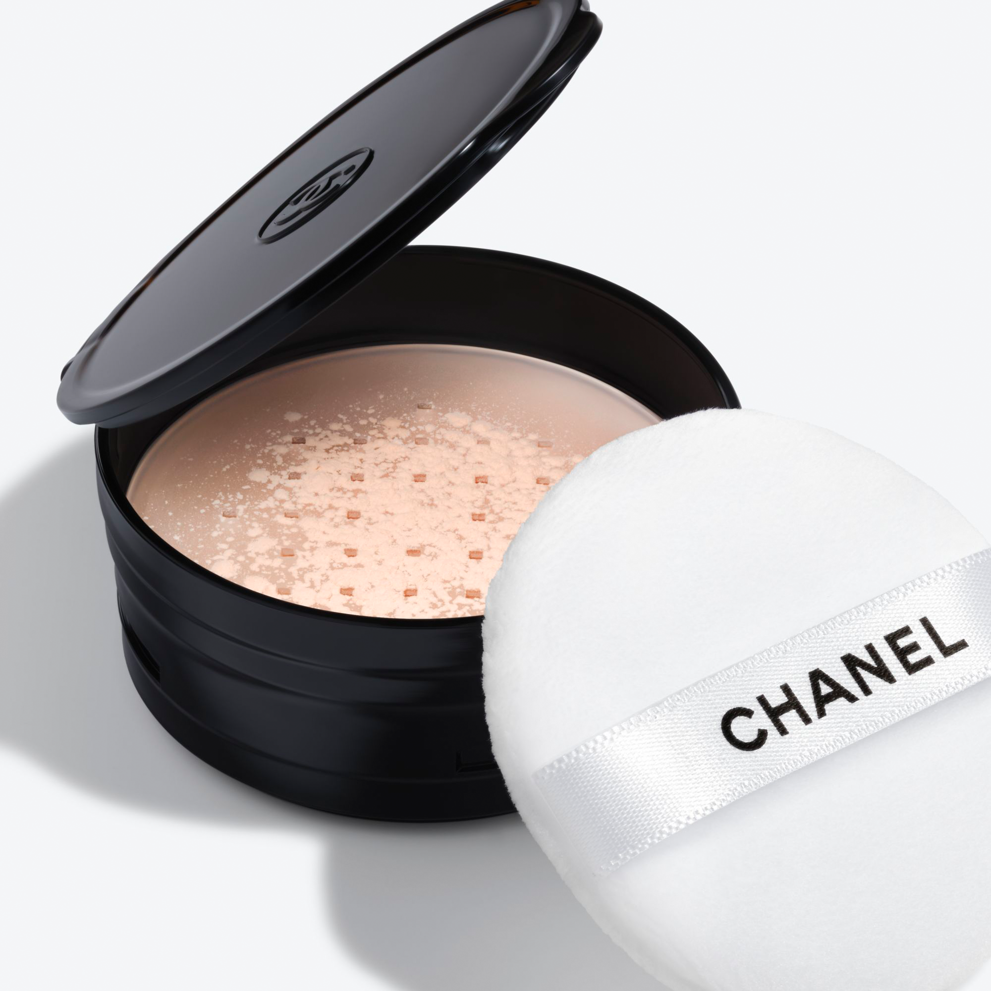 CHANEL POUDRE UNIVERSELLE LIBRE - NACHFÜLLUNG LOSER PUDER MIT NATÜRLICHEM FINISH. REISEGRÖSSE