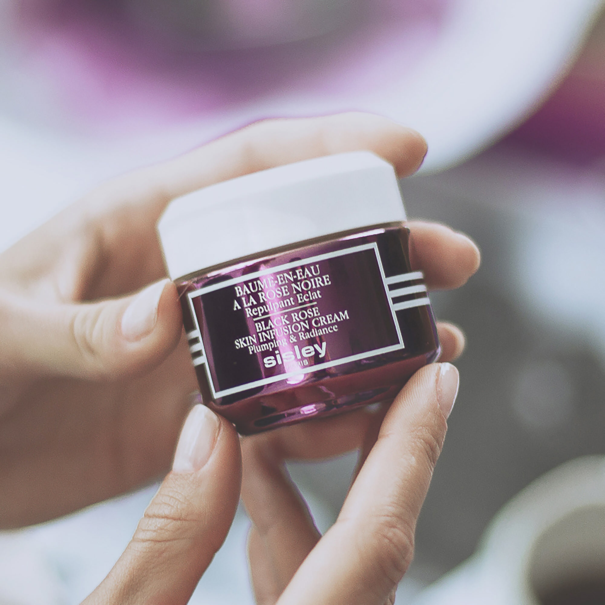 Sisley Baume-en-Eau à  la Rose Noire Day Cream