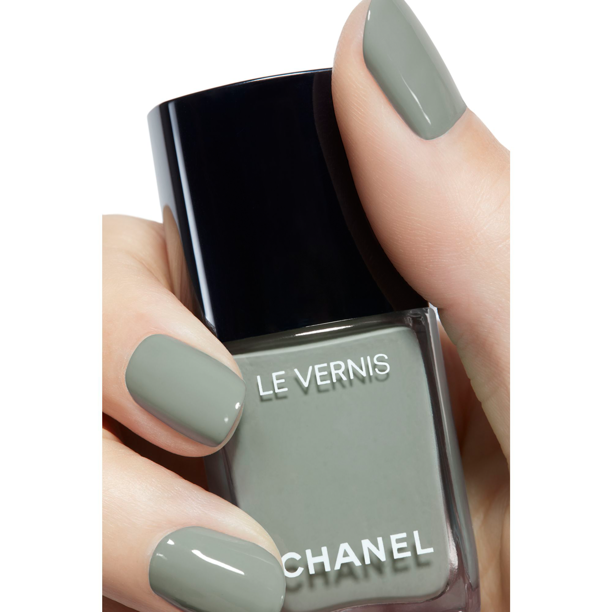 CHANEL LE VERNIS NAGELLACK – FARBE UND GLANZ MIT LANGEM HALT