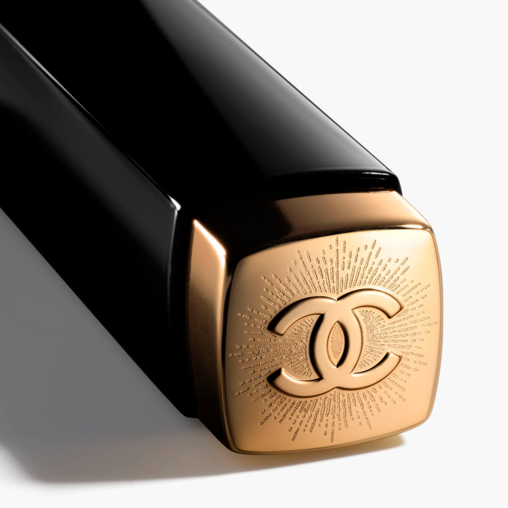 CHANEL ROUGE ALLURE VELVET MATTIERENDER LIPPENSTIFT M. HOHER FARBINTENSITÄT - LIMITIERTER EDITION