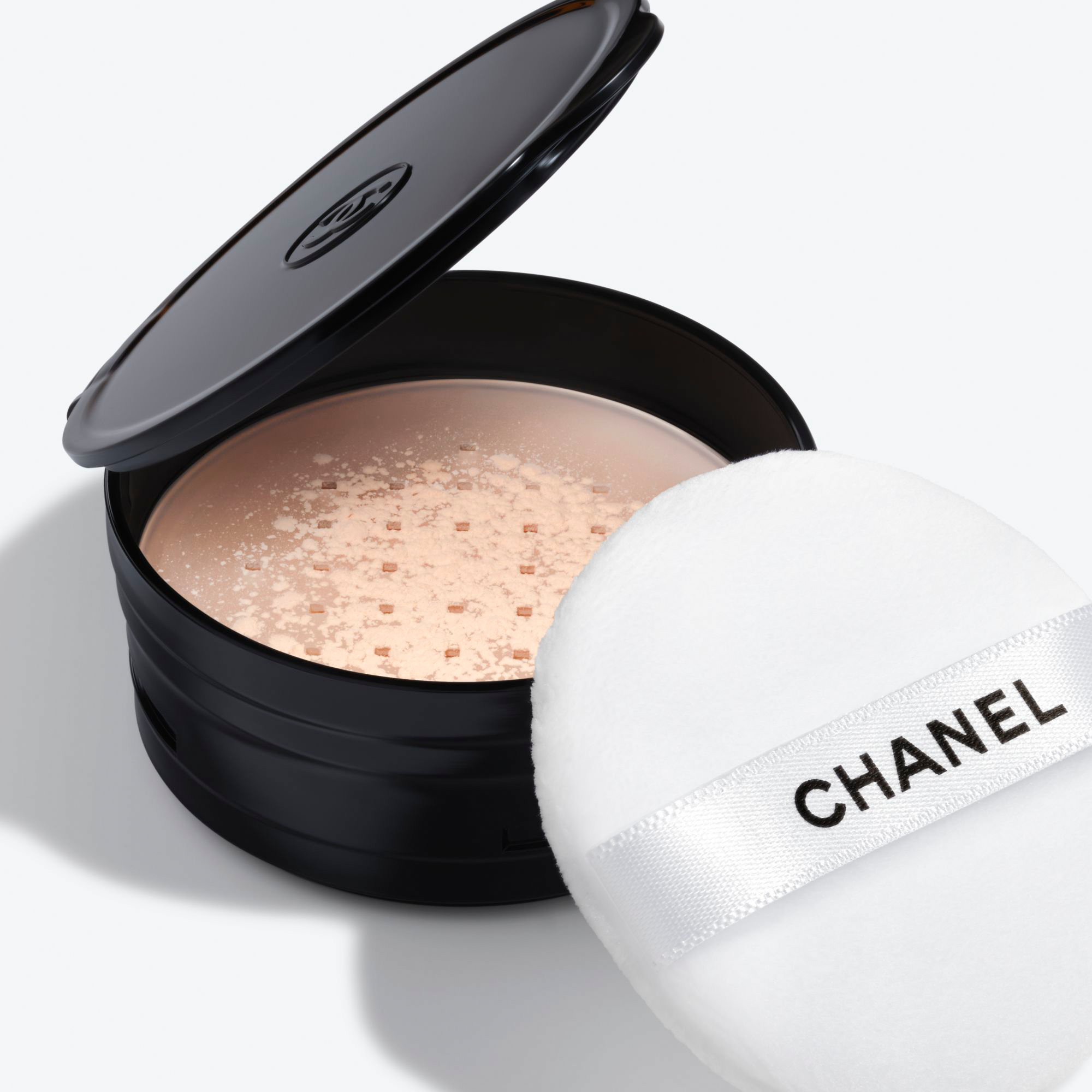 CHANEL POUDRE UNIVERSELLE LIBRE - NACHFÜLLUNG LOSER PUDER MIT NATÜRLICHEM FINISH. REISEGRÖSSE