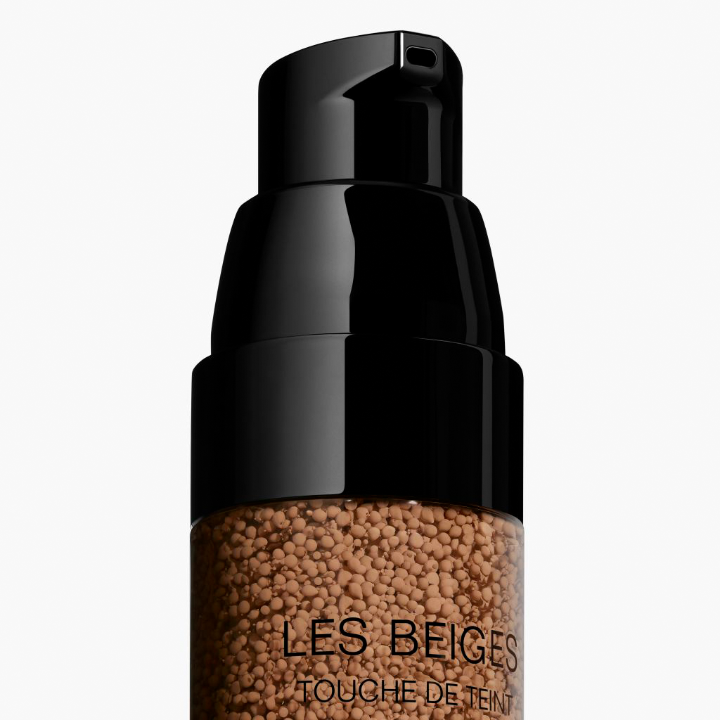 CHANEL LES BEIGES TOUCHE DE TEINT VIELSEITIGES MAKE-UP MIT MIKROKAPSEL-PIGMENTEN
