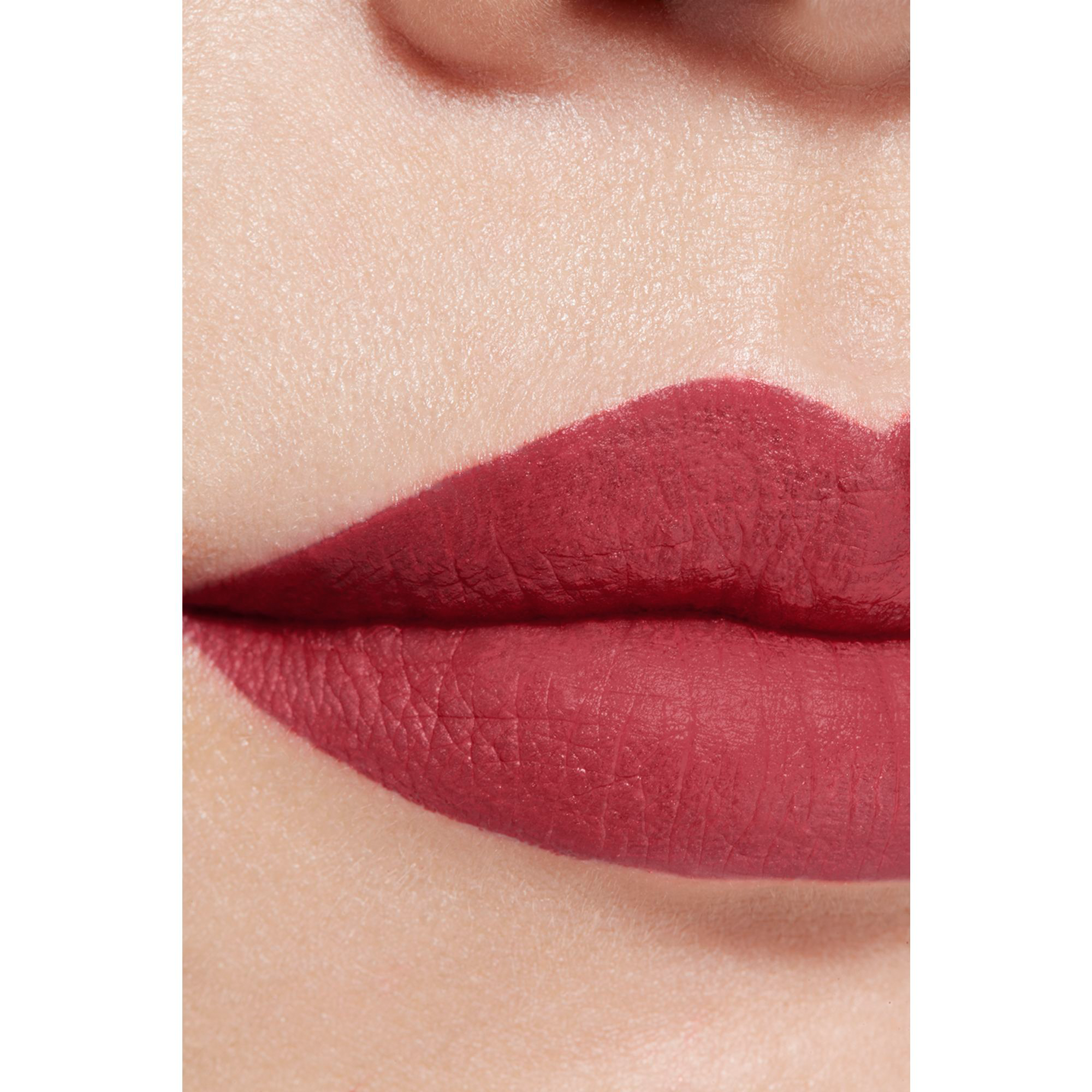 CHANEL ROUGE ALLURE LIQUID VELVET DER INTENSIVE MATTE FLUID-LIPPENSTIFT MIT ULTRA-LANGEM HALT