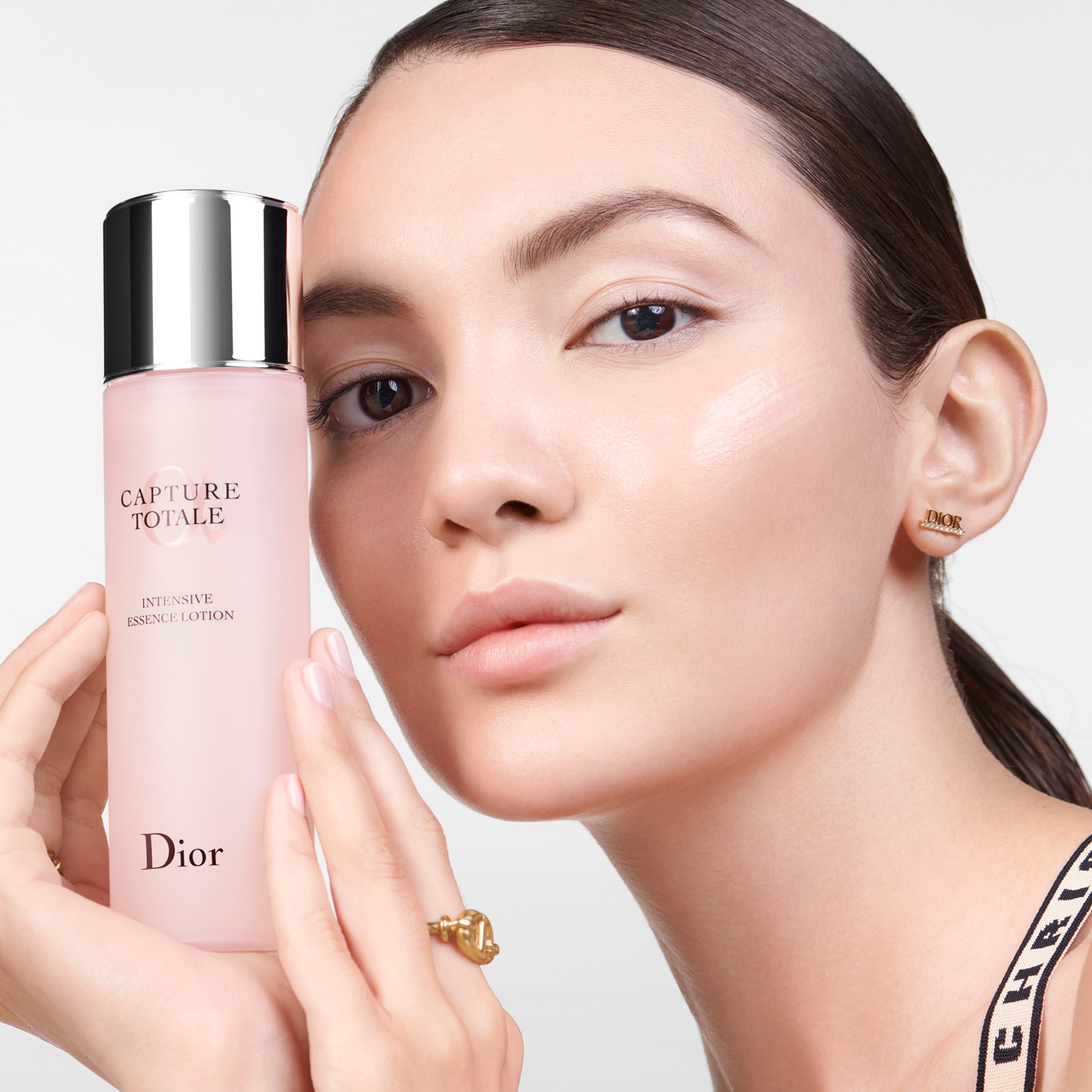 DIOR CAPTURE TOTALE Intensive Essence Lotion