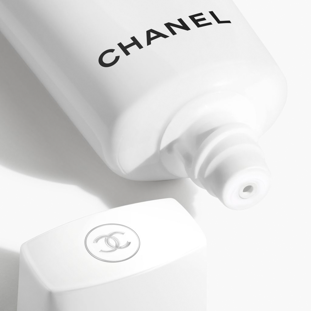CHANEL UV ESSENTIEL UMFASSENDER SCHUTZ - UV - UMWELTSCHADSTOFFE – ANTIOXIDATIV SPF 50