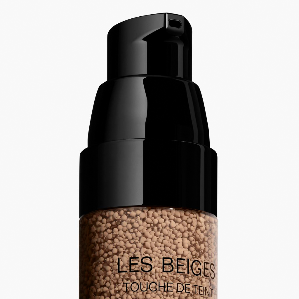 CHANEL LES BEIGES TOUCHE DE TEINT VIELSEITIGES MAKE-UP MIT MIKROKAPSEL-PIGMENTEN