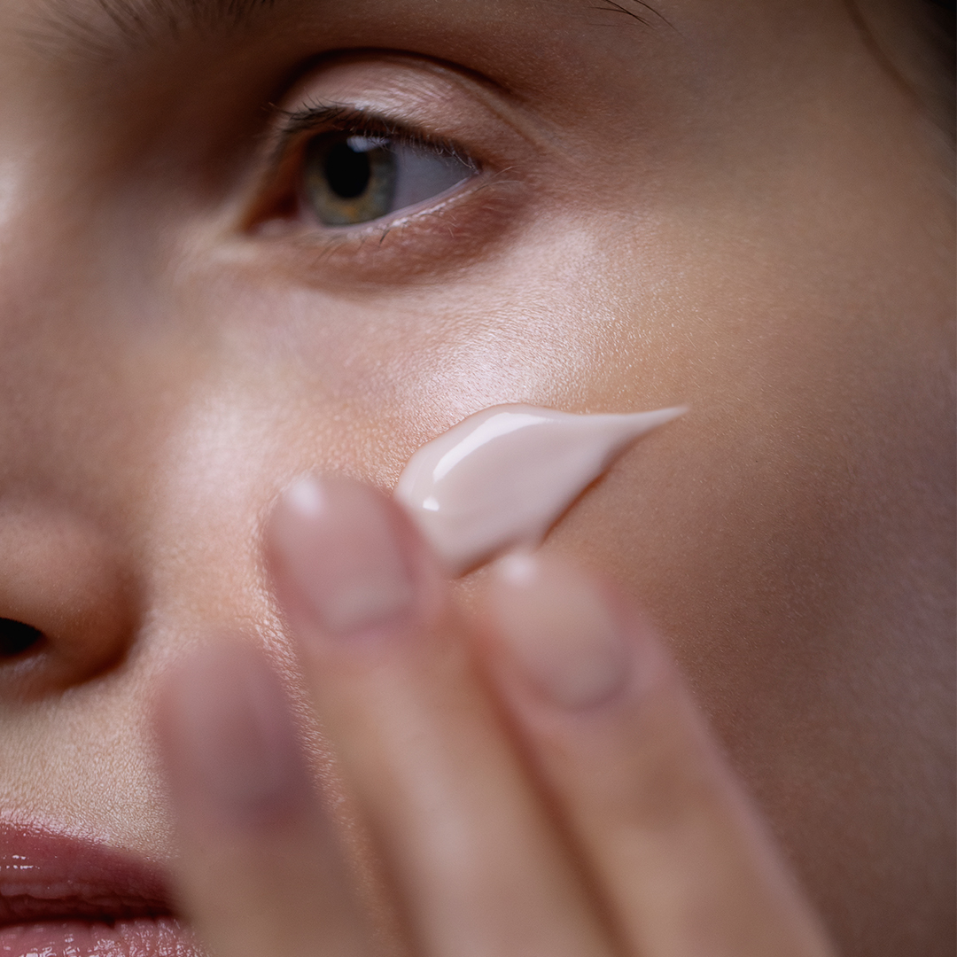 Sisley Baume-en-Eau à  la Rose Noire Day Cream