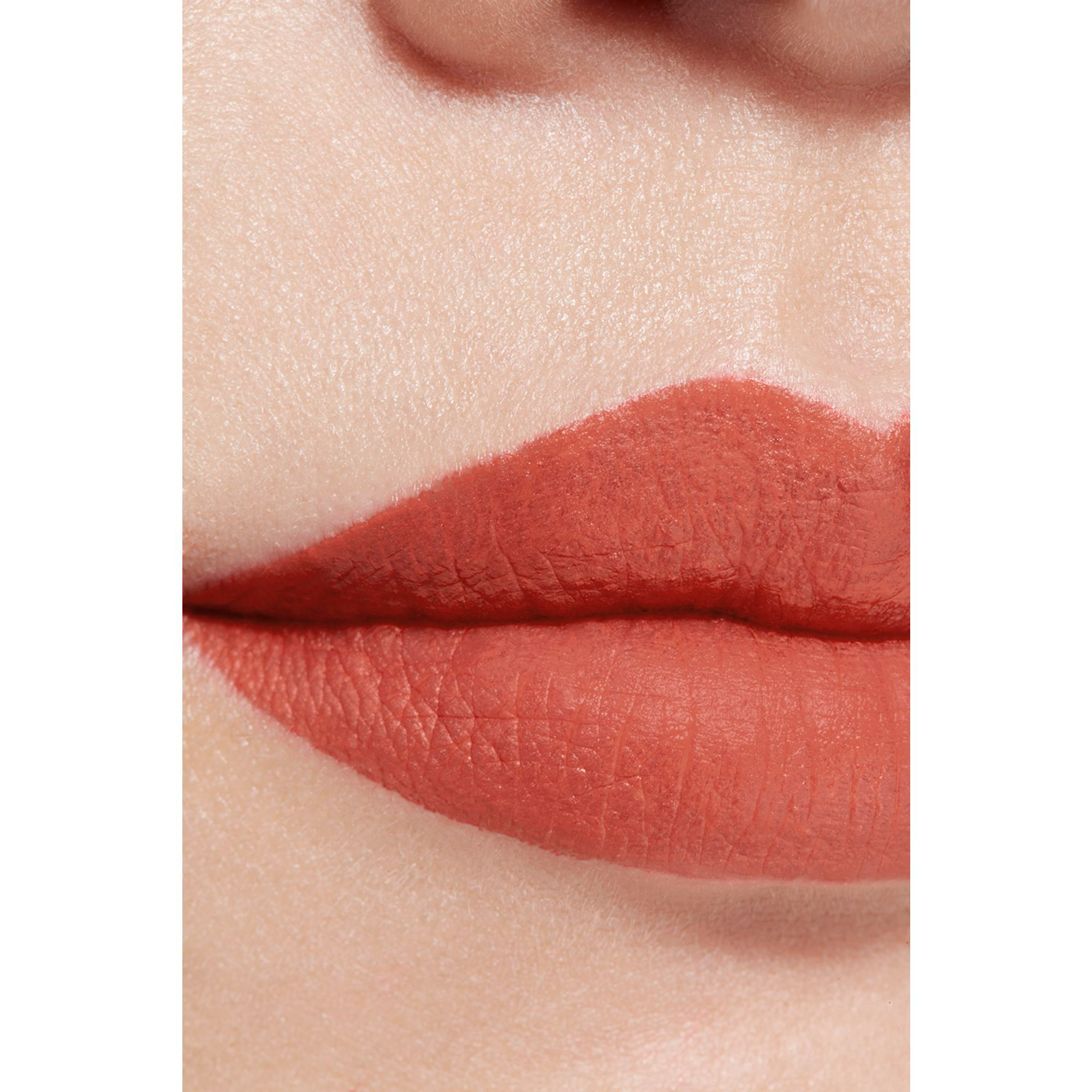 CHANEL ROUGE ALLURE LIQUID VELVET DER INTENSIVE MATTE FLUID-LIPPENSTIFT MIT ULTRA-LANGEM HALT
