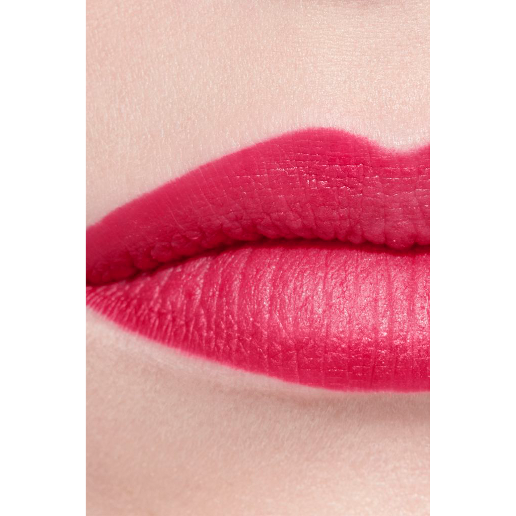CHANEL ROUGE ALLURE VELVET MATTIERENDER LIPPENSTIFT MIT HOHER FARBINTENSITÄT