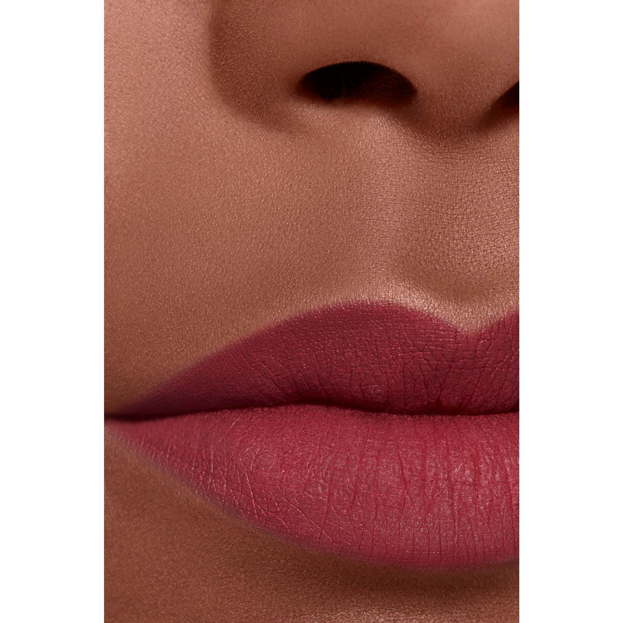 CHANEL ROUGE ALLURE LIQUID VELVET DER INTENSIVE MATTE FLUID-LIPPENSTIFT MIT ULTRA-LANGEM HALT